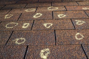 Dealing with Cracked Roof Shingles Before They Become Dangerous 